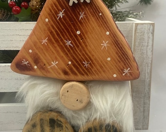 Snowflake Gnome, Winter gnome, Christmas Gnome, Gnome Shelf Sitter, Gnome Shelf Decor, Tray Decor, Table Decor, Gnome Hostess Gift, Rustic