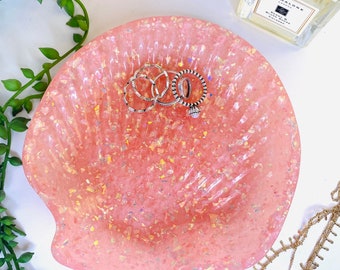 Irridescent Clam Shell Trinket/Soap Dish