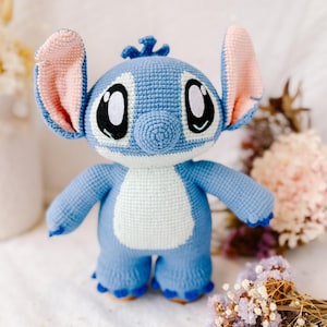 Handmade Crochet Stitch Plush Toy: 12" Cotton Amigurumi Doll afbeelding 1