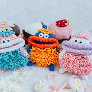 Funda para AirPods de peluche de monstruo de ganchillo, funda kawaii para AirPods 2, llavero de muñeca imagen 2