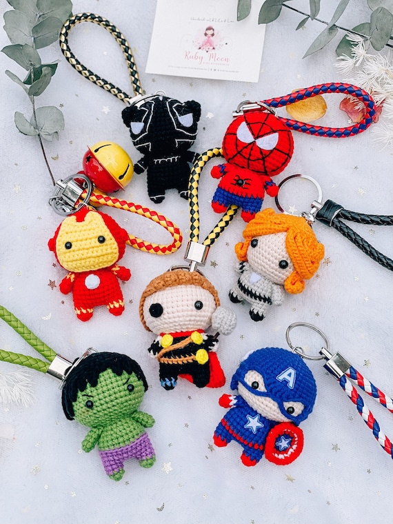 Marvel Superhero Spiderman Keychain The Avengers Spiderman Figure Keyrings  Car Pendant Accessories for Backpack Key Holder Gifts