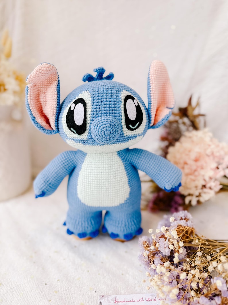 Handmade Crochet Stitch Plush Toy: 12" Cotton Amigurumi Doll afbeelding 1