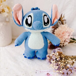 Handmade Crochet Stitch Plush Toy: 12" Cotton Amigurumi Doll afbeelding 2