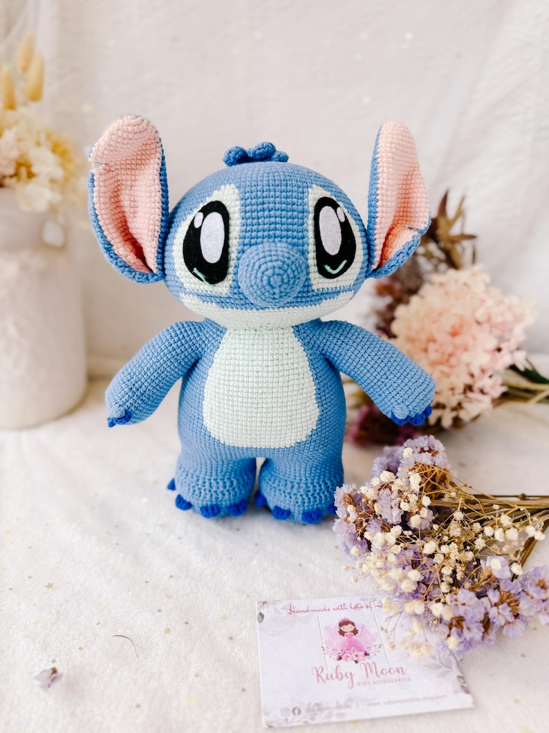 Handmade Crochet Stitch Plush Toy: 12" Cotton Amigurumi Doll afbeelding 2