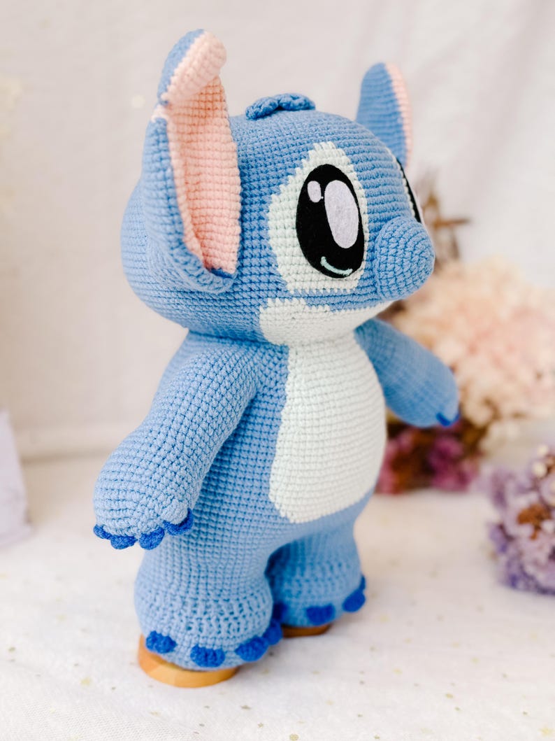 Handmade Crochet Stitch Plush Toy: 12" Cotton Amigurumi Doll afbeelding 4