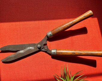 Antique Pruning Shears Gardening Tool with Wood Handle
