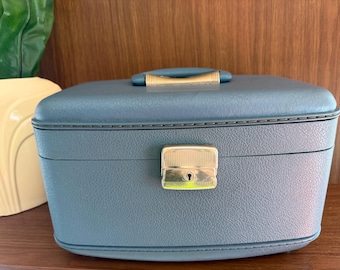 Vintage 1960s Train Case, Small Hardshell Travel Suitcase for Cosmetics and Accessories
