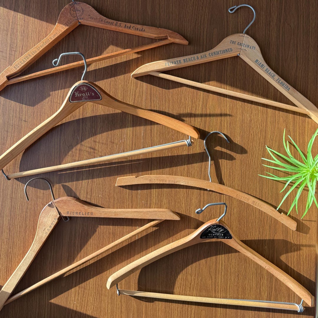 50s vintage wood hanger made in usa 5本 Vintage Wooden Hangers: Antique Advertising Clothing Display