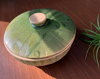 1940s Celestial Pottery Dutch Oven from Watt Pottery