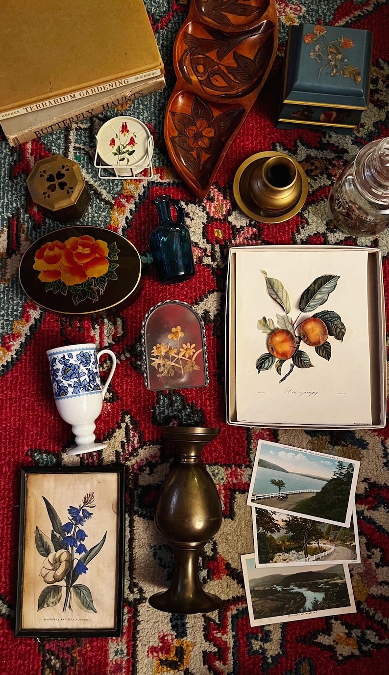 Vintage Mystery Box, Antique Curated Blind Box, Cottagecore, Dark Academia, Goth, Retro Gift Baskets 画像 6