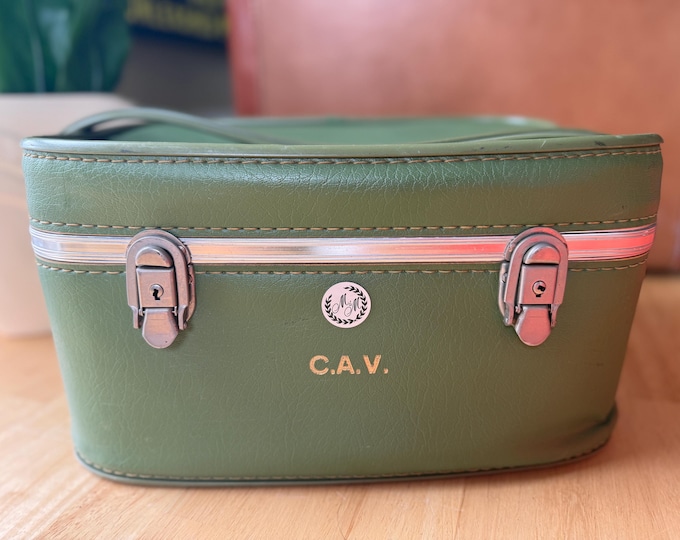 Vintage 1960s Green Train Case