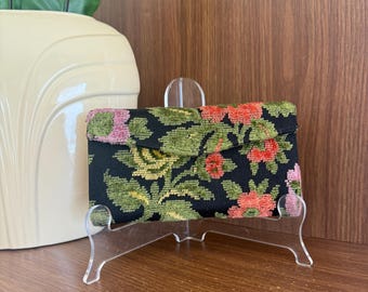 Vintage Floral Carpet Trifold Wallet with Kisslock Coin Pouch