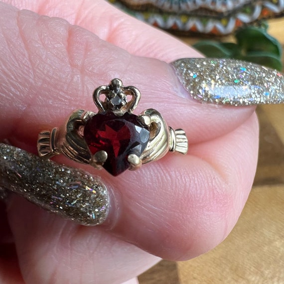 14K Gold Garnet Claddagh Ring, January Birthstone… - image 5