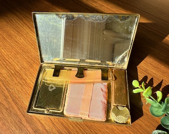 1940s Vintage Evans Makeup Compact Clutch