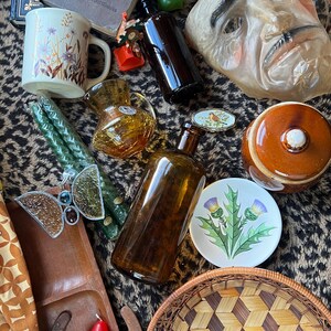 Vintage Mystery Box, Antique Curated Blind Box, Cottagecore, Dark Academia, Goth, Retro Gift Baskets 画像 10