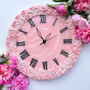 Pink Geode Resin Wall Clock – Handmade Epoxy Clock with Crystals – Romantic Home Decor – Silent Quartz – Gift for Her, Wedding, Baby Girl Ro