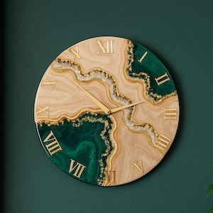 Green Gold Resin Clock, Round Wall Clock, Geode Art Clock, Luxury Wall Decor, Modern Resin Art, Handmade Clock Gift