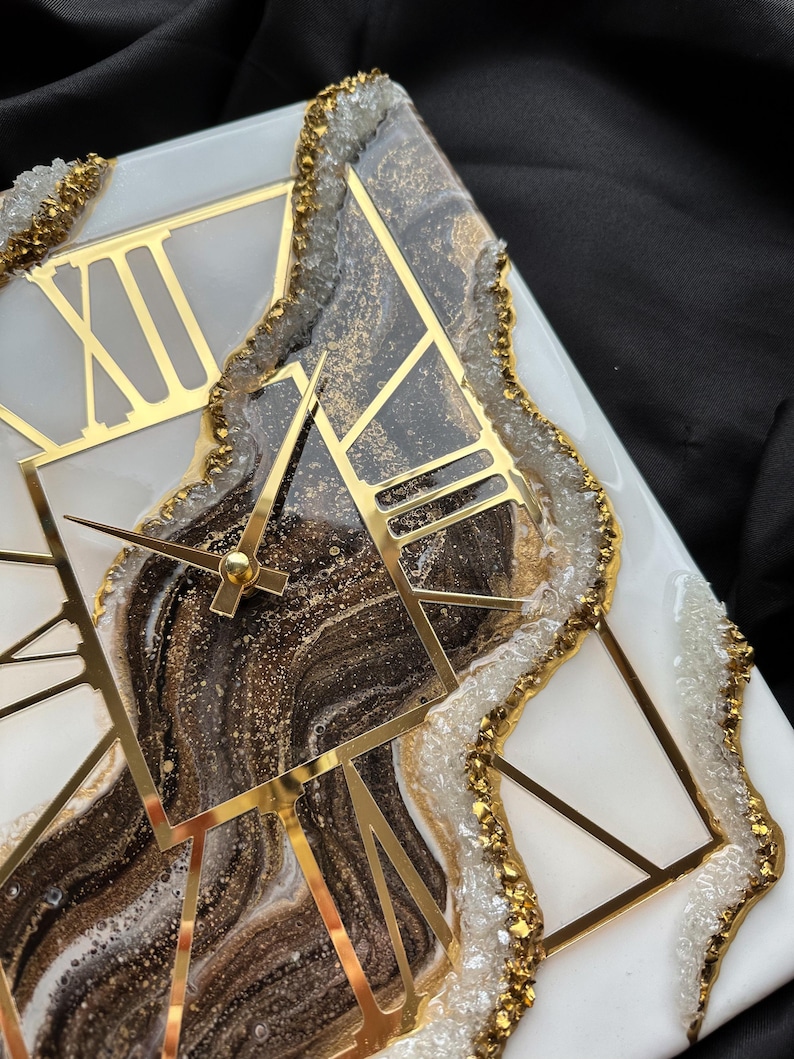 Luxury Epoxy Resin Wall Clock With Gold Accents and Geode Design ...