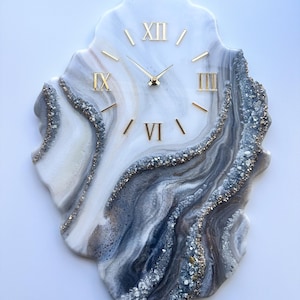 Resin Wall Clock Modern Geode – Gray White Epoxy Clock, Unique Art Decor, Luxury Statement Clock, Custom Living Room Gift