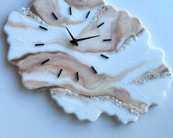 Handmade Geode Wall Clock in White Marble Design. Unique Epoxy Resin Clock, Modern Matte Finish, Perfect for Stylish Home Decor and Luxury