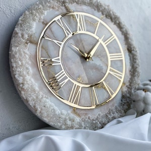 Luxury Resin Wall Clock – White and Gold Geode Clock – Elegant Modern Wall Art – Oversized Epoxy Clock – Custom Handmade Gift - Housewarming
