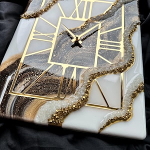 Luxury Epoxy Resin Wall Clock With Gold Accents and Geode Design ...