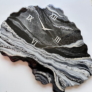 Elegant Black & Silver Resin Geode Wall Clock, Unique Luxury Home Decor, Handcrafted Epoxy Art, Stylish Home Decor Perfect Gift Housewarming
