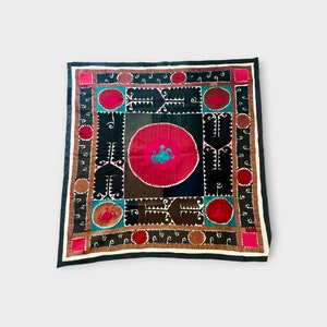 Antique Suzani wallhanging from Uzbekistan – Collector&#39;s Item