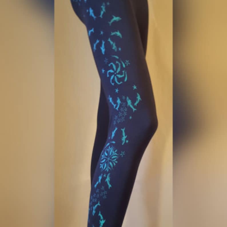Leggings de yoga estampadas a mano. Whales Navy photo 2