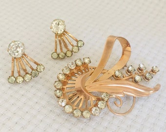 Vintage Art Deco Van Dell 12k Gold Filled Clip-On Earrings and Brooch/Pendant Jewelry Set with Prong Set Faceted Rhinestones