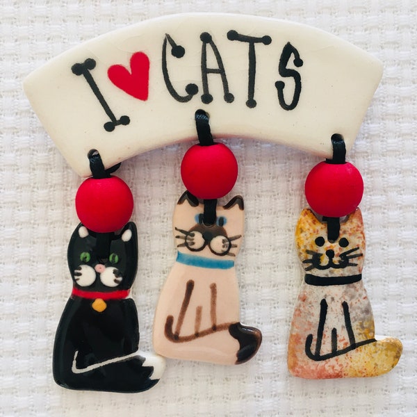 I Love Cats vintage 1980s-90s Broche, Céramique Handmade Dangling Cats Bijoux, Peint à la main « I Heart Cats » Pin, Noir Blanc & Orange Chats