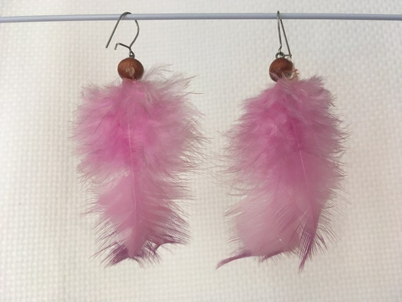 Vintage 80s Purple Feather Earrings, Soft Lavende… - image 1