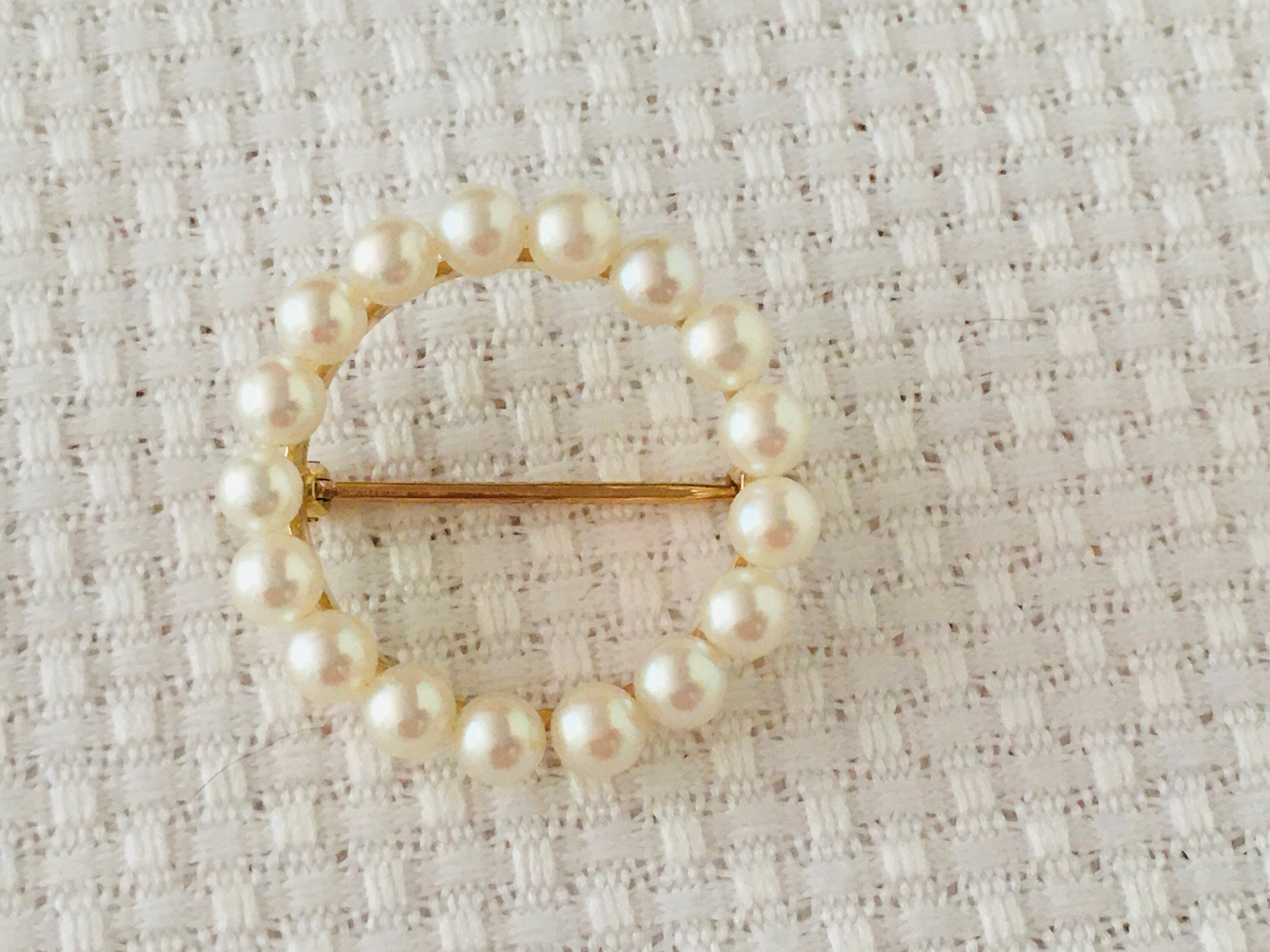 Pearl Circle Brooch - Etsy