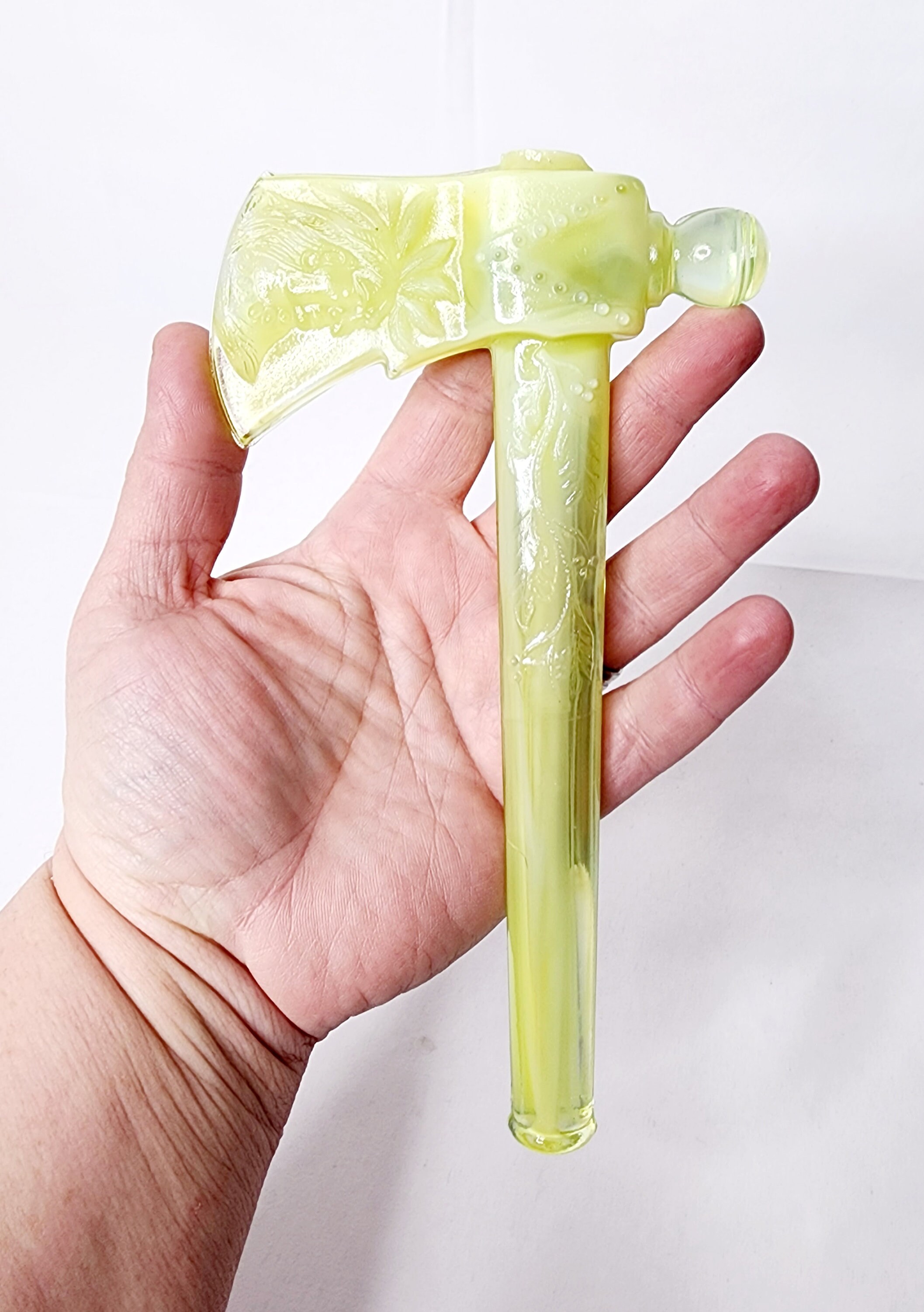 Degenhart Glass Tomahawk Axe Figurine: Collectible Hatchet Gift