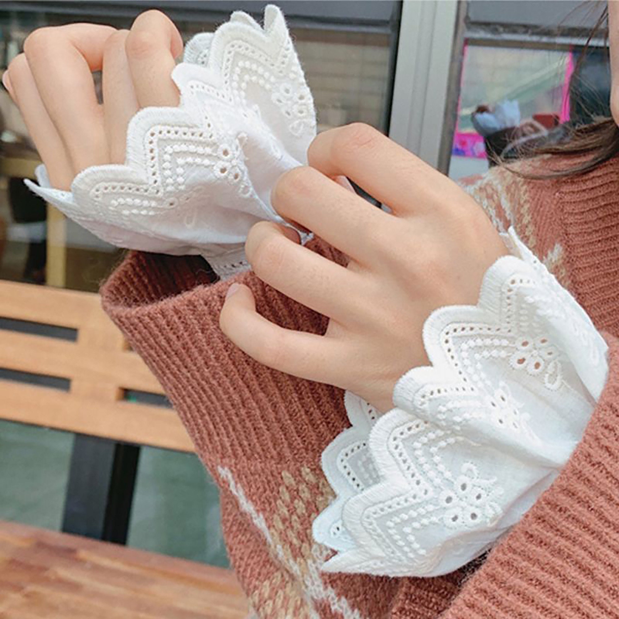 Women Lace Wrist Cuffs Knitted Horn Cuffs Detachable Short Long False Sleeve