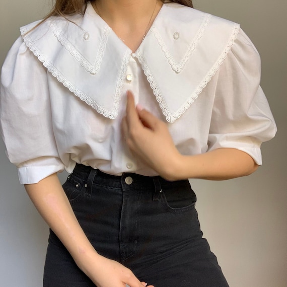 Vintage white embroidered blouse, peter pan colla
