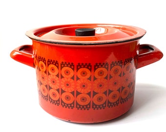 Vintage MCM Kaj Franck Finel Red Daisy Enamel Pot with Lid Co Arabia 1970s 70s Patterned Cookware Kitchenware Retro Kitschy Flower Cook Ware