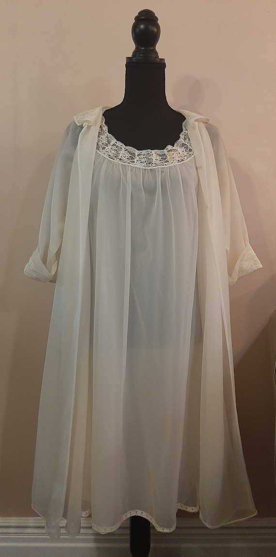 Vintage Vanity Fair Ivory Robe and Gown Set, Beaut