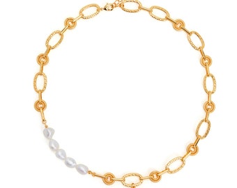Elegant Pearl Necklace gold