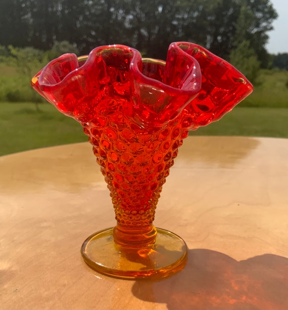 fenton フラワーベース　ボブネイル　ヴィンテージ　花瓶　ガラス Vintage Fenton Hobnail Footed With Ruffle 4” Vase Amberina - Etsy
