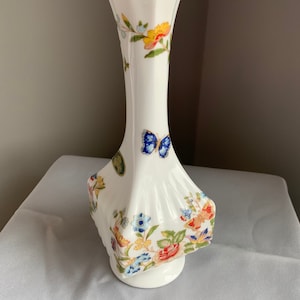 Vintage 7” Aynsley Cottage Garden Porcelain Vase 1970s