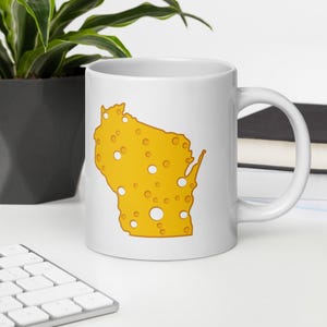 Taza de café con queso de Wisconsin (593 ml) / Recuerdo de Wisconsin / Regalos con temática de queso / Amo Wisconsin / Regalos con temática de Dairyland / Taza blanca brillante