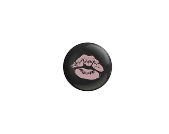 Muah Button Pin