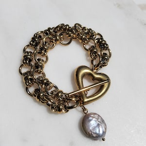 Gold chunky heart toggle bracelet, Oversized gold heart chain bracelet, Gold stacking bracelet, gift for her