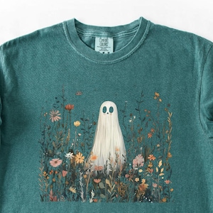 Comfort Colors Wildflower Ghost Shirt: Retro Halloween Tee