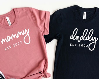 Mommy And Daddy Est 2025 shirt, Est 2023 shirt, Pregnancy Announcement shirt, Baby Announcement shirt, Mom Dad to be, New Mom Dad DM24