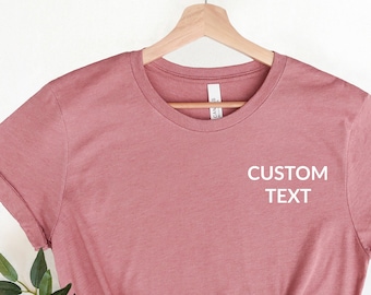 Chemise de texte personnalisée de poitrine gauche, T-shirt personnalisé d'impression de poche gauche, chemise de police de script, chemises personnalisées, texte de poitrine gauche, chemise de polices à la mode