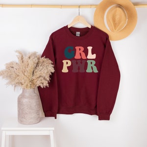 GRL PWR Sweatshirt, Sweat-shirt féministe, Sweat-shirt Égalité, Chemise Girl Power, Cadeau féministe, Sweat-shirt dautonomisation des femmes, Journée de la femme image 5