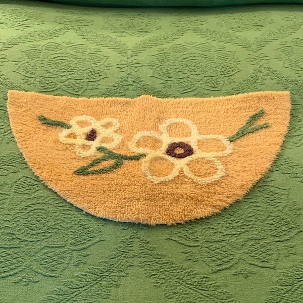 Vintage 70’s Shag Flower Power Half Circle Bathroom Rug Mat