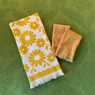 Vintage Fieldcrest Bath Towels Yellow Black Fringe Retro Mid Century Floral  Set